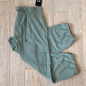 Under Armour High Waisted Cargo Wind Breaker Pants